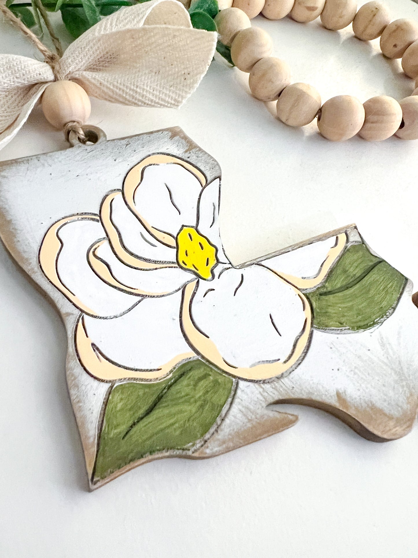 Louisiana Magnolia Gold & White Ornament