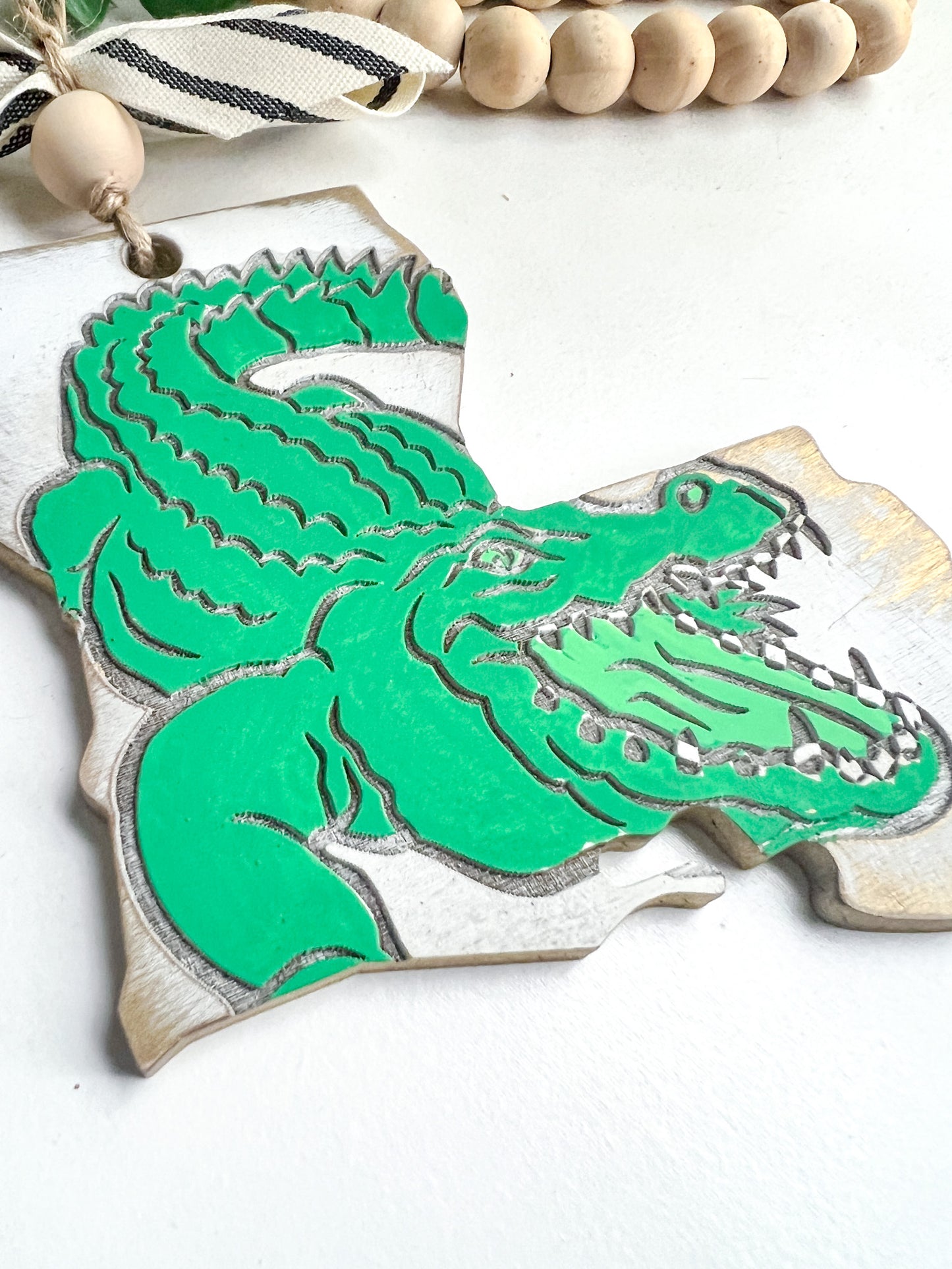 Louisiana Alligator Gold & White Ornament