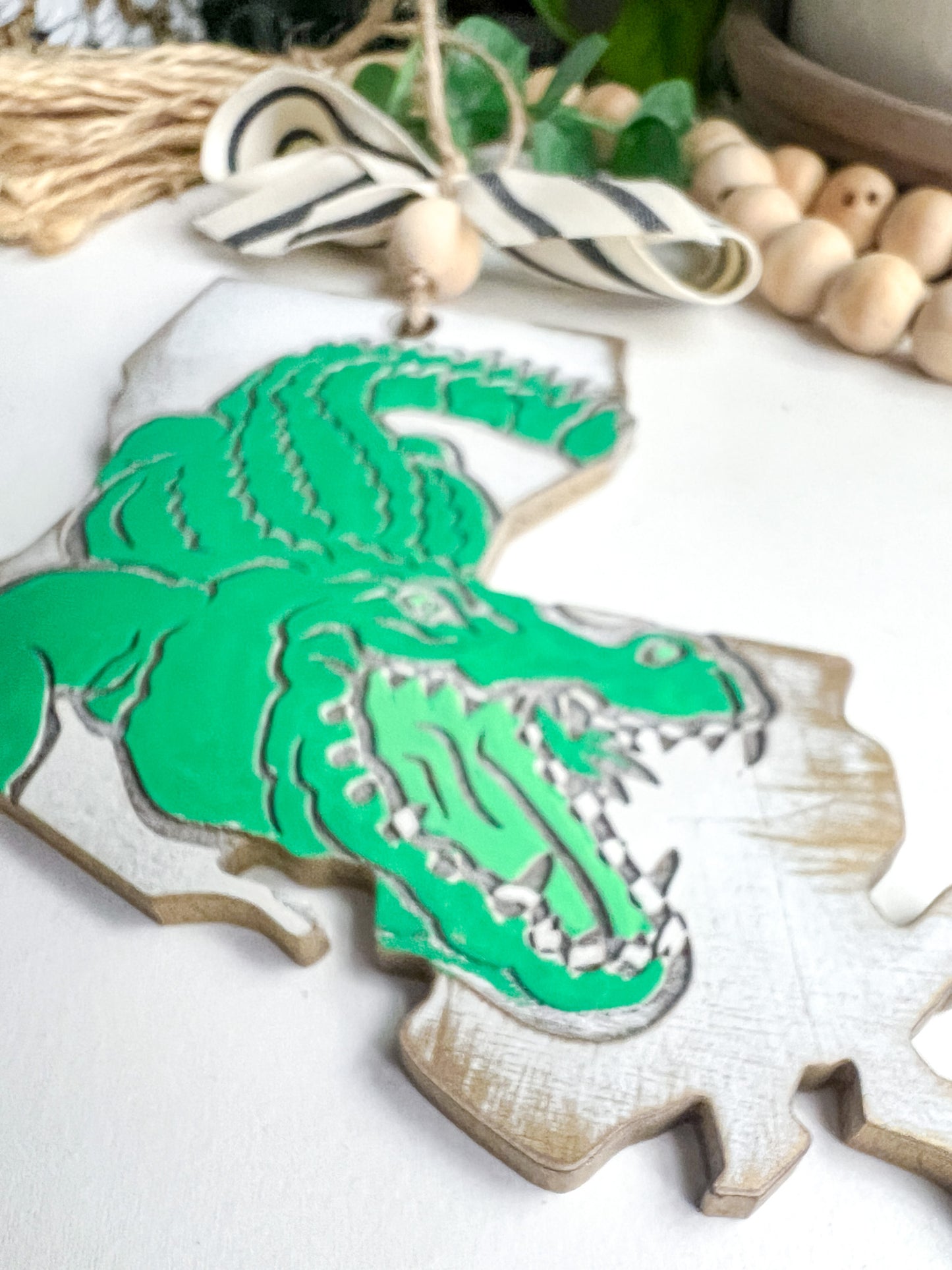 Louisiana Alligator Gold & White Ornament